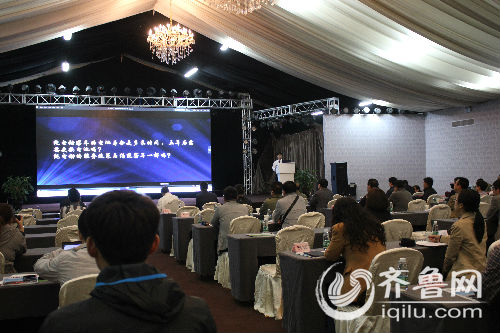 中通客车品牌文化部部长李笃生做5+3新模式发布